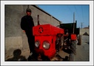 威海人-红色拖拉机 
