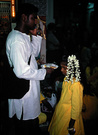 印度教的盛典 - 大宝森节8 - 寺里的兄妹 