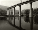 跨过永定河的铁路桥 