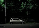 午夜，路灯下的白色废弃车。。。 