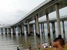 深圳湾公路大桥正式贯通 