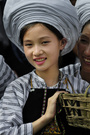 贵 州 美 人 六月六活动现场最漂亮的一个布依族女孩，摄影师的宠儿